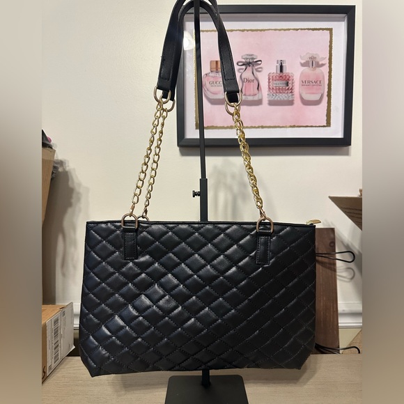 unbranded Handbags - Elegant Black Quilted Shoulder Bag- straps can be removed